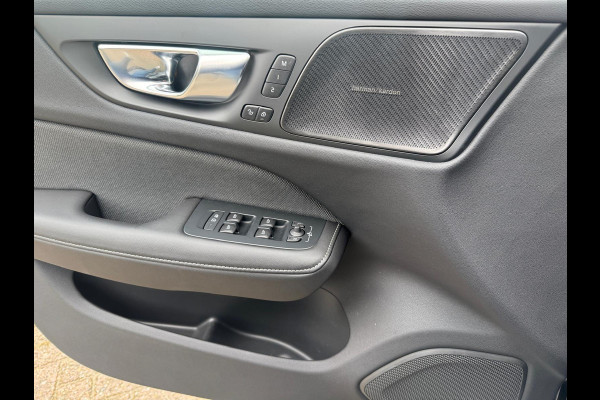 Volvo V60 2.0 B4 Plus Dark, HARMAN/KARDON, LEDER, Elektrische stoelen met geheugen . Een proefrit levert het bewijs. Neem contact op en we maken een afspraak!