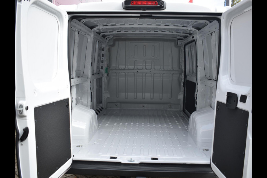 Opel Movano 2.2D 120 S&S L2H1 3.0t AIRCO | ACHTERUITRIJCAMERA MET SENSOREN | BLUETOOTH Opel Movano 2.2D 120 S&S L2H1 3.0t AIRCO | ACHTERUITRIJCAMERA MET SENSOREN | BLUETOOTH