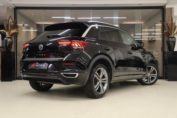 Volkswagen T-Roc 1.5 TSI Style 3X R-LINE/PANO/CARPLAY/BEATS/SFEERVBLINDSPOT/LANEASSIT/VOL Volkswagen T-Roc 1.5 TSI Style 3X R-LINE/PANO/CARPLAY/BEATS/SFEERVBLINDSPOT/LANEASSIT/VOL