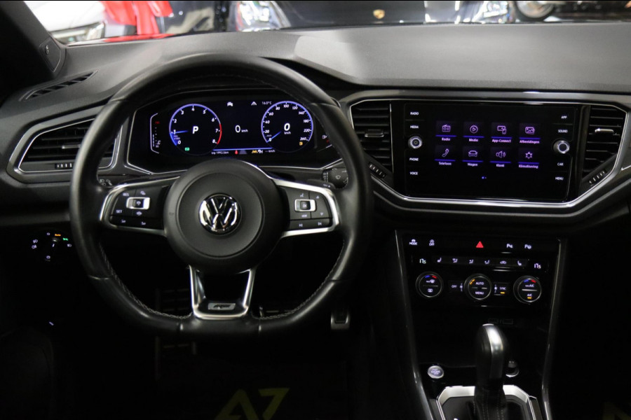 Volkswagen T-Roc 1.5 TSI Style 3X R-LINE/PANO/CARPLAY/BEATS/SFEERVBLINDSPOT/LANEASSIT/VOL Volkswagen T-Roc 1.5 TSI Style 3X R-LINE/PANO/CARPLAY/BEATS/SFEERVBLINDSPOT/LANEASSIT/VOL