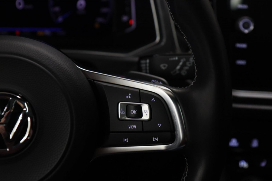 Volkswagen T-Roc 1.5 TSI Style 3X R-LINE/PANO/CARPLAY/BEATS/SFEERVBLINDSPOT/LANEASSIT/VOL Volkswagen T-Roc 1.5 TSI Style 3X R-LINE/PANO/CARPLAY/BEATS/SFEERVBLINDSPOT/LANEASSIT/VOL