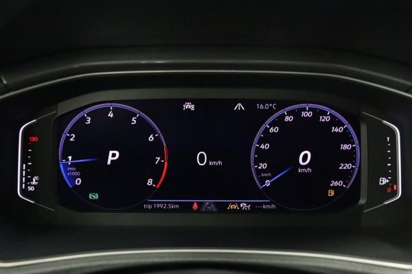 Volkswagen T-Roc 1.5 TSI Style 3X R-LINE/PANO/CARPLAY/BEATS/SFEERVBLINDSPOT/LANEASSIT/VOL Volkswagen T-Roc 1.5 TSI Style 3X R-LINE/PANO/CARPLAY/BEATS/SFEERVBLINDSPOT/LANEASSIT/VOL