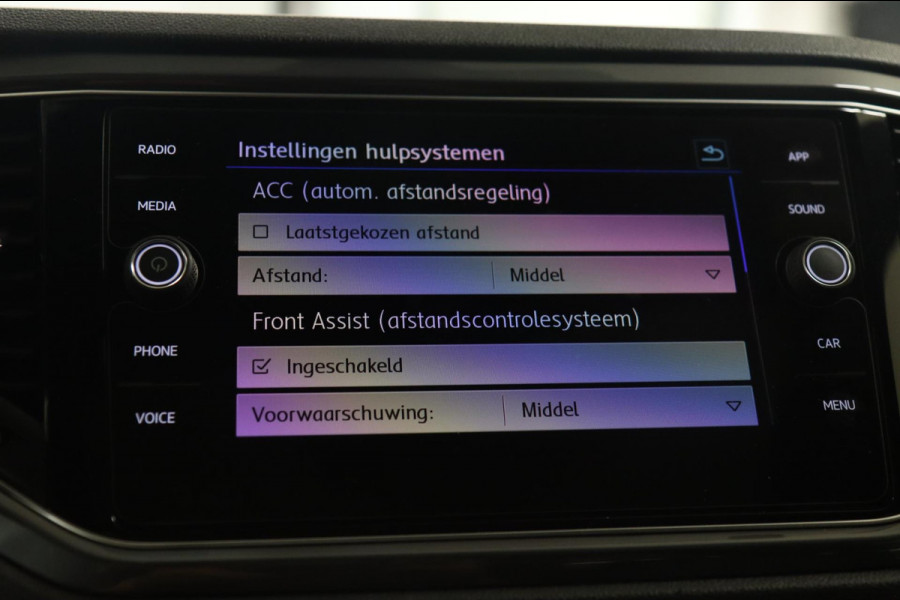 Volkswagen T-Roc 1.5 TSI Style 3X R-LINE/PANO/CARPLAY/BEATS/SFEERVBLINDSPOT/LANEASSIT/VOL Volkswagen T-Roc 1.5 TSI Style 3X R-LINE/PANO/CARPLAY/BEATS/SFEERVBLINDSPOT/LANEASSIT/VOL