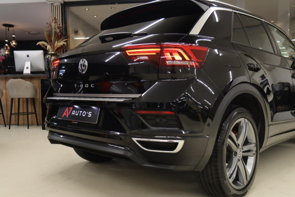 Volkswagen T-Roc 1.5 TSI Style 3X R-LINE/PANO/CARPLAY/BEATS/SFEERVBLINDSPOT/LANEASSIT/VOL Volkswagen T-Roc 1.5 TSI Style 3X R-LINE/PANO/CARPLAY/BEATS/SFEERVBLINDSPOT/LANEASSIT/VOL