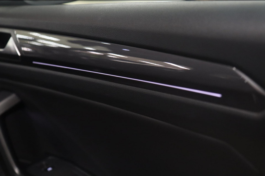 Volkswagen T-Roc 1.5 TSI Style 3X R-LINE/PANO/CARPLAY/BEATS/SFEERVBLINDSPOT/LANEASSIT/VOL Volkswagen T-Roc 1.5 TSI Style 3X R-LINE/PANO/CARPLAY/BEATS/SFEERVBLINDSPOT/LANEASSIT/VOL