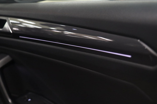 Volkswagen T-Roc 1.5 TSI Style 3X R-LINE/PANO/CARPLAY/BEATS/SFEERVBLINDSPOT/LANEASSIT/VOL Volkswagen T-Roc 1.5 TSI Style 3X R-LINE/PANO/CARPLAY/BEATS/SFEERVBLINDSPOT/LANEASSIT/VOL