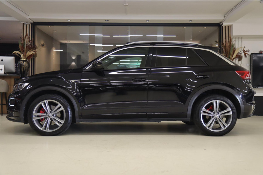 Volkswagen T-Roc 1.5 TSI Style 3X R-LINE/PANO/CARPLAY/BEATS/SFEERVBLINDSPOT/LANEASSIT/VOL Volkswagen T-Roc 1.5 TSI Style 3X R-LINE/PANO/CARPLAY/BEATS/SFEERVBLINDSPOT/LANEASSIT/VOL