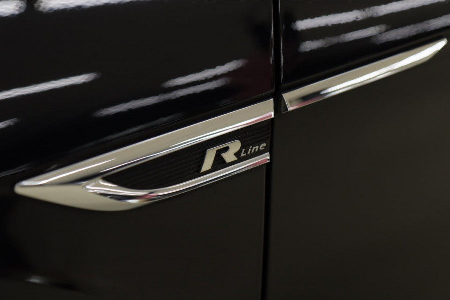 Volkswagen T-Roc 1.5 TSI Style 3X R-LINE/PANO/CARPLAY/BEATS/SFEERVBLINDSPOT/LANEASSIT/VOL Volkswagen T-Roc 1.5 TSI Style 3X R-LINE/PANO/CARPLAY/BEATS/SFEERVBLINDSPOT/LANEASSIT/VOL