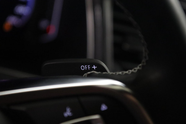 Volkswagen T-Roc 1.5 TSI Style 3X R-LINE/PANO/CARPLAY/BEATS/SFEERVBLINDSPOT/LANEASSIT/VOL Volkswagen T-Roc 1.5 TSI Style 3X R-LINE/PANO/CARPLAY/BEATS/SFEERVBLINDSPOT/LANEASSIT/VOL