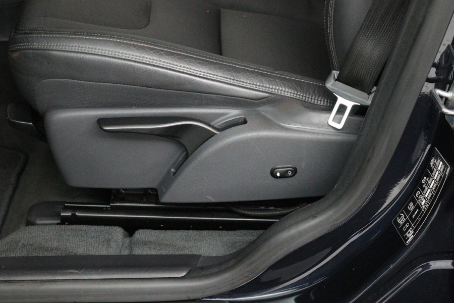 Volvo XC60 2.0 D4 FWD Polar+ (TREKHAAK, CAMERA, STOELVERWARMING, PARKEERSENSOREN, AUTOMAAT, CRUISE CONTROL) Volvo XC60 2.0 D4 FWD Polar+ (TREKHAAK, CAMERA, STOELVERWARMING, PARKEERSENSOREN, AUTOMAAT, CRUISE CONTROL)