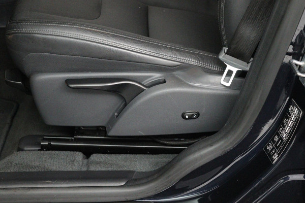 Volvo XC60 2.0 D4 FWD Polar+ (TREKHAAK, CAMERA, STOELVERWARMING, PARKEERSENSOREN, AUTOMAAT, CRUISE CONTROL) Volvo XC60 2.0 D4 FWD Polar+ (TREKHAAK, CAMERA, STOELVERWARMING, PARKEERSENSOREN, AUTOMAAT, CRUISE CONTROL)