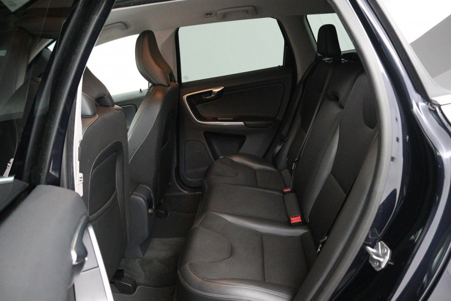 Volvo XC60 2.0 D4 FWD Polar+ (TREKHAAK, CAMERA, STOELVERWARMING, PARKEERSENSOREN, AUTOMAAT, CRUISE CONTROL) Volvo XC60 2.0 D4 FWD Polar+ (TREKHAAK, CAMERA, STOELVERWARMING, PARKEERSENSOREN, AUTOMAAT, CRUISE CONTROL)