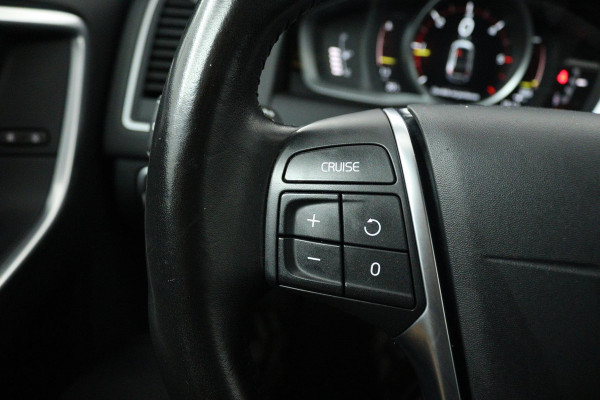 Volvo XC60 2.0 D4 FWD Polar+ (TREKHAAK, CAMERA, STOELVERWARMING, PARKEERSENSOREN, AUTOMAAT, CRUISE CONTROL) Volvo XC60 2.0 D4 FWD Polar+ (TREKHAAK, CAMERA, STOELVERWARMING, PARKEERSENSOREN, AUTOMAAT, CRUISE CONTROL)