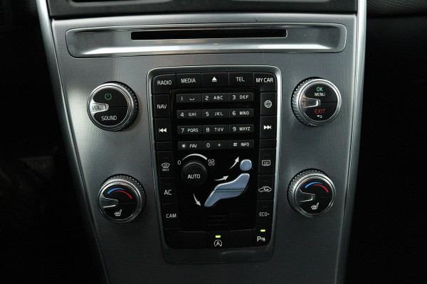 Volvo XC60 2.0 D4 FWD Polar+ (TREKHAAK, CAMERA, STOELVERWARMING, PARKEERSENSOREN, AUTOMAAT, CRUISE CONTROL) Volvo XC60 2.0 D4 FWD Polar+ (TREKHAAK, CAMERA, STOELVERWARMING, PARKEERSENSOREN, AUTOMAAT, CRUISE CONTROL)