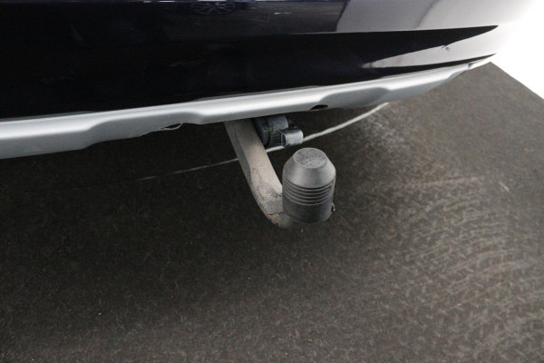 Volvo XC60 2.0 D4 FWD Polar+ (TREKHAAK, CAMERA, STOELVERWARMING, PARKEERSENSOREN, AUTOMAAT, CRUISE CONTROL) Volvo XC60 2.0 D4 FWD Polar+ (TREKHAAK, CAMERA, STOELVERWARMING, PARKEERSENSOREN, AUTOMAAT, CRUISE CONTROL)