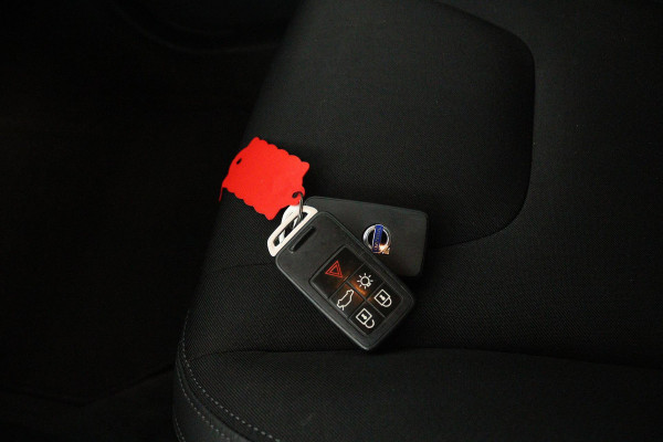 Volvo XC60 2.0 D4 FWD Polar+ (TREKHAAK, CAMERA, STOELVERWARMING, PARKEERSENSOREN, AUTOMAAT, CRUISE CONTROL) Volvo XC60 2.0 D4 FWD Polar+ (TREKHAAK, CAMERA, STOELVERWARMING, PARKEERSENSOREN, AUTOMAAT, CRUISE CONTROL)