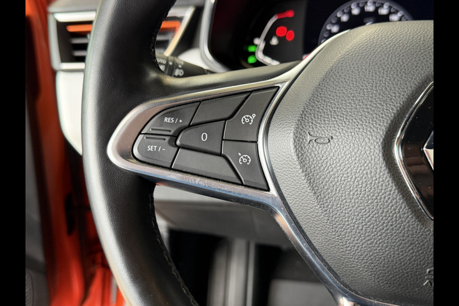 Renault Clio 1.0 TCe 90pk Automaat | Groot Navi | 360 | 17" | PDC V+A | Stoel & stuur verwarming | Keurig nette auto | 4 Nieuwe Banden. Renault Clio 1.0 TCe 90pk Automaat | Groot Navi | 360 | 17" | PDC V+A | Stoel & stuur verwarming | Keurig nette auto | 4 Nieuwe Banden.