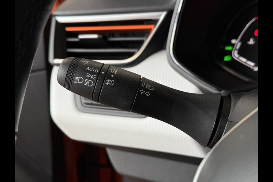 Renault Clio 1.0 TCe 90pk Automaat | Groot Navi | 360 | 17" | PDC V+A | Stoel & stuur verwarming | Keurig nette auto | 4 Nieuwe Banden. Renault Clio 1.0 TCe 90pk Automaat | Groot Navi | 360 | 17" | PDC V+A | Stoel & stuur verwarming | Keurig nette auto | 4 Nieuwe Banden.