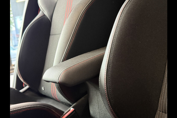 Renault Clio 1.3 TCe 130pk R.S. Line | Groot Navi | 360 | 17 " | Stoelverwarming | Carplay |