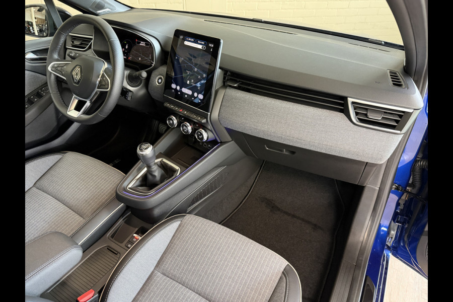 Renault Clio 1.0 TCe 90 PK techno | Groot Navi | Bose | 360 | Stoel & Stuur verwarming | Carplay | Nieuwstaat! Dealer onderhouden.