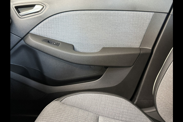 Renault Clio 1.0 TCe 90 PK techno | Groot Navi | Bose | 360 | Stoel & Stuur verwarming | Carplay | Nieuwstaat! Dealer onderhouden.