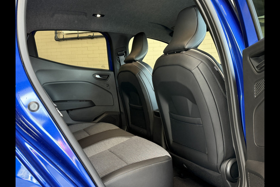 Renault Clio 1.0 TCe 90 PK techno | Groot Navi | Bose | 360 | Stoel & Stuur verwarming | Carplay | Nieuwstaat! Dealer onderhouden.