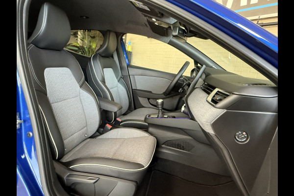 Renault Clio 1.0 TCe 90 PK techno | Groot Navi | Bose | 360 | Stoel & Stuur verwarming | Carplay | Nieuwstaat! Dealer onderhouden.