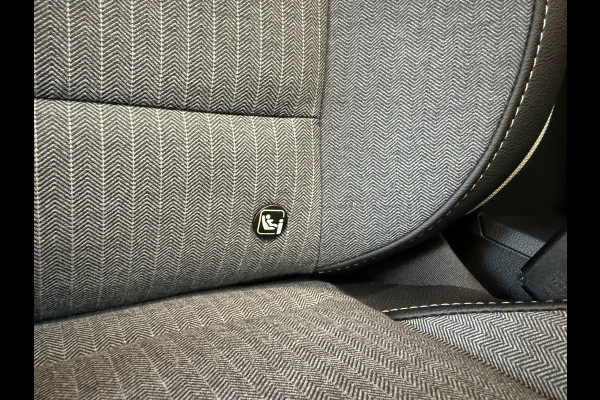 Renault Clio 1.0 TCe 90 PK techno | Groot Navi | Bose | 360 | Stoel & Stuur verwarming | Carplay | Nieuwstaat! Dealer onderhouden.