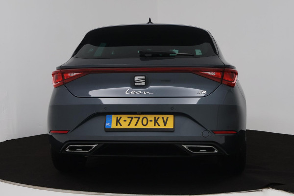 Seat Leon 1.5 eTSI FR Launch Edition (PANORAMADAK, STUUR/STOELVERWARMING, CAMERA, DIGITALE COCKPIT, CRUISE ADAPTIEF, SENSOREN)