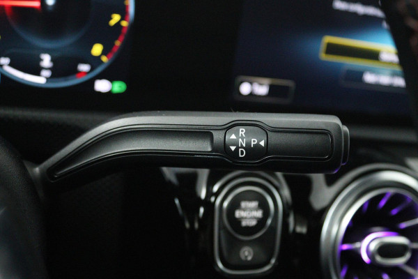 Mercedes-Benz CLA-Klasse 200 Business Solution AMG (PANORAMADAK, SFEERVERLICHTING, PARKEERSENSOREN, STOELVERWARMING) Mercedes-Benz CLA-Klasse 200 Business Solution AMG (PANORAMADAK, SFEERVERLICHTING, PARKEERSENSOREN, STOELVERWARMING)