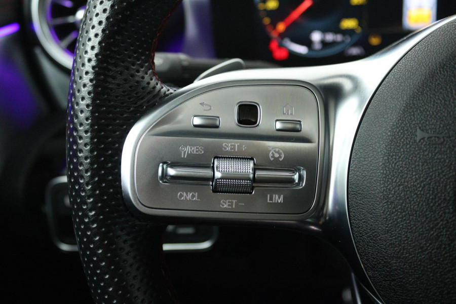 Mercedes-Benz CLA-Klasse 200 Business Solution AMG (PANORAMADAK, SFEERVERLICHTING, PARKEERSENSOREN, STOELVERWARMING) Mercedes-Benz CLA-Klasse 200 Business Solution AMG (PANORAMADAK, SFEERVERLICHTING, PARKEERSENSOREN, STOELVERWARMING)