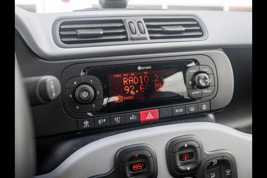 Fiat Panda Hybrid City Cross | Clima | Dakrails | Mistlampen | 5-Zits | Unieke KM Stand