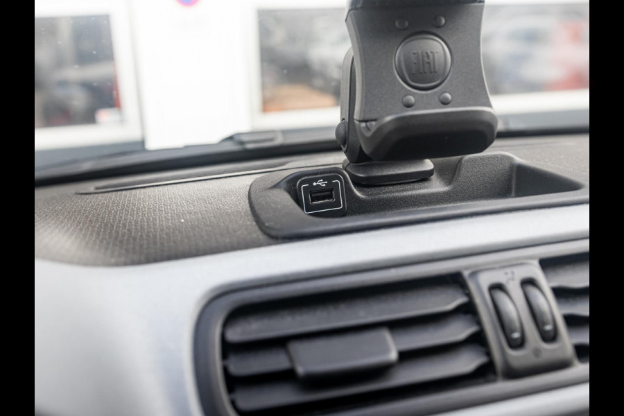 Fiat Panda Hybrid City Cross | Clima | Dakrails | Mistlampen | 5-Zits | Unieke KM Stand