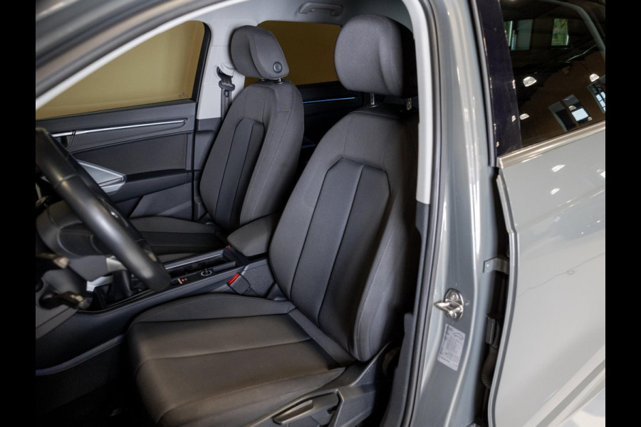 Audi Q3 35 TFSI Pro Line business / 150pk / Trekhaak / Stoelverwarming / Sfeerverlichting / Audi Q3 35 TFSI Pro Line business / 150pk / Trekhaak / Stoelverwarming / Sfeerverlichting /