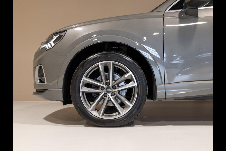 Audi Q3 35 TFSI Pro Line business / 150pk / Trekhaak / Stoelverwarming / Sfeerverlichting / Audi Q3 35 TFSI Pro Line business / 150pk / Trekhaak / Stoelverwarming / Sfeerverlichting /