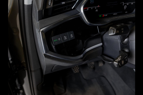 Audi Q3 35 TFSI Pro Line business / 150pk / Trekhaak / Stoelverwarming / Sfeerverlichting / Audi Q3 35 TFSI Pro Line business / 150pk / Trekhaak / Stoelverwarming / Sfeerverlichting /