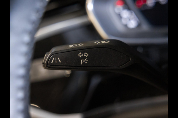 Audi Q3 35 TFSI Pro Line business / 150pk / Trekhaak / Stoelverwarming / Sfeerverlichting / Audi Q3 35 TFSI Pro Line business / 150pk / Trekhaak / Stoelverwarming / Sfeerverlichting /