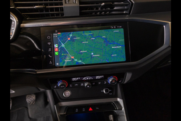 Audi Q3 35 TFSI Pro Line business / 150pk / Trekhaak / Stoelverwarming / Sfeerverlichting / Audi Q3 35 TFSI Pro Line business / 150pk / Trekhaak / Stoelverwarming / Sfeerverlichting /