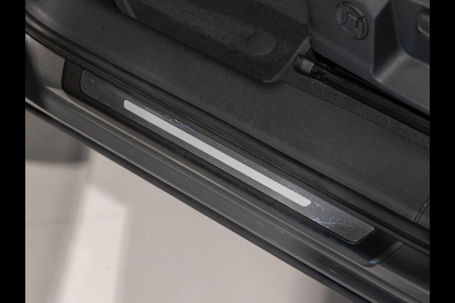 Audi Q3 35 TFSI Pro Line business / 150pk / Trekhaak / Stoelverwarming / Sfeerverlichting / Audi Q3 35 TFSI Pro Line business / 150pk / Trekhaak / Stoelverwarming / Sfeerverlichting /