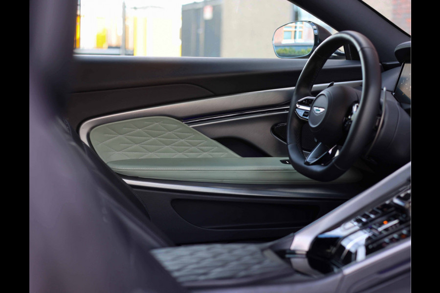 Aston Martin DB12 4.0 V8 Aston Martin DB12 4.0 V8