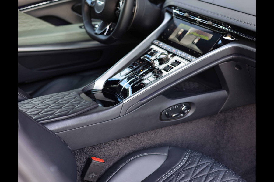 Aston Martin DB12 4.0 V8 Aston Martin DB12 4.0 V8