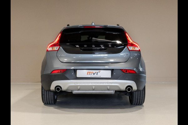 Volvo V40 Cross Country 1.5 T3 Polar+ Luxury / 152pk / Panorama dak / Leder / Achteruitrij camera / Volvo V40 Cross Country 1.5 T3 Polar+ Luxury / 152pk / Panorama dak / Leder / Achteruitrij camera /