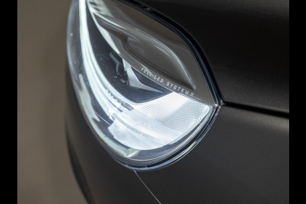 Volvo V40 Cross Country 1.5 T3 Polar+ Luxury / 152pk / Panorama dak / Leder / Achteruitrij camera / Volvo V40 Cross Country 1.5 T3 Polar+ Luxury / 152pk / Panorama dak / Leder / Achteruitrij camera /