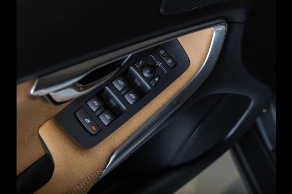 Volvo V40 Cross Country 1.5 T3 Polar+ Luxury / 152pk / Panorama dak / Leder / Achteruitrij camera / Volvo V40 Cross Country 1.5 T3 Polar+ Luxury / 152pk / Panorama dak / Leder / Achteruitrij camera /