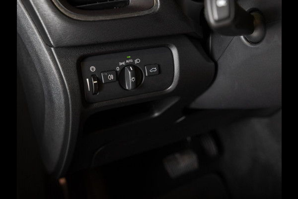 Volvo V40 Cross Country 1.5 T3 Polar+ Luxury / 152pk / Panorama dak / Leder / Achteruitrij camera / Volvo V40 Cross Country 1.5 T3 Polar+ Luxury / 152pk / Panorama dak / Leder / Achteruitrij camera /