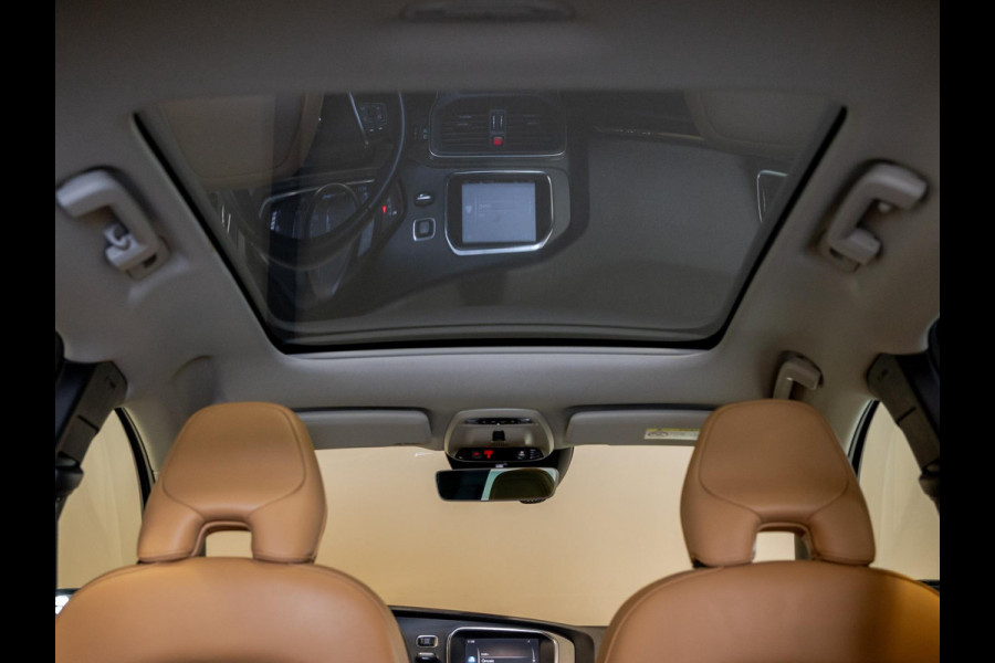 Volvo V40 Cross Country 1.5 T3 Polar+ Luxury / 152pk / Panorama dak / Leder / Achteruitrij camera / Volvo V40 Cross Country 1.5 T3 Polar+ Luxury / 152pk / Panorama dak / Leder / Achteruitrij camera /