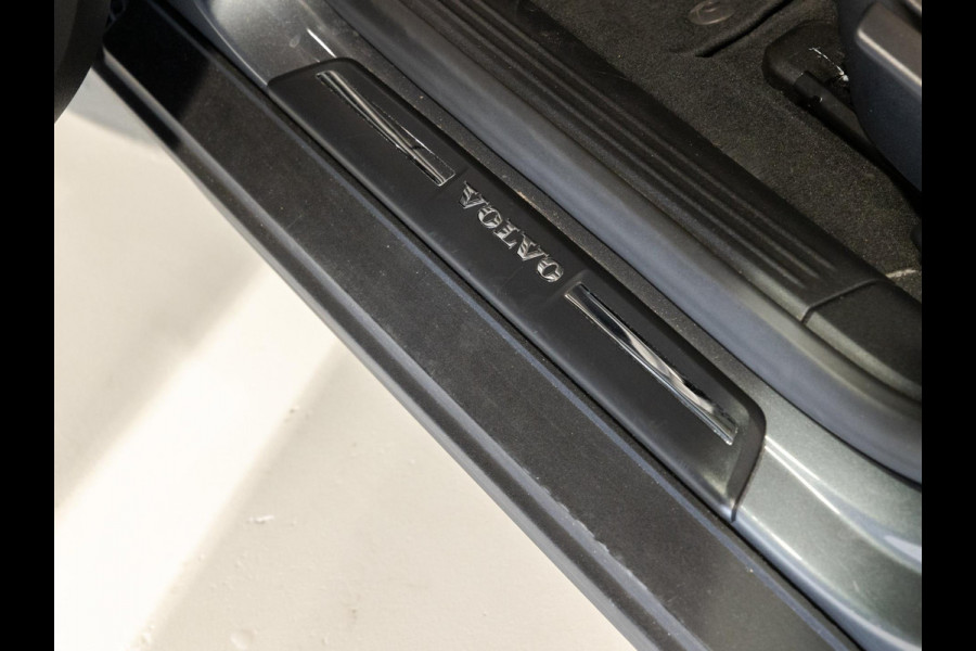 Volvo V40 Cross Country 1.5 T3 Polar+ Luxury / 152pk / Panorama dak / Leder / Achteruitrij camera / Volvo V40 Cross Country 1.5 T3 Polar+ Luxury / 152pk / Panorama dak / Leder / Achteruitrij camera /