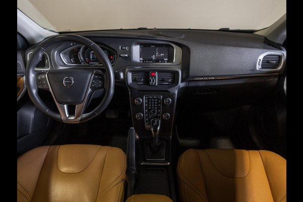 Volvo V40 Cross Country 1.5 T3 Polar+ Luxury / 152pk / Panorama dak / Leder / Achteruitrij camera / Volvo V40 Cross Country 1.5 T3 Polar+ Luxury / 152pk / Panorama dak / Leder / Achteruitrij camera /