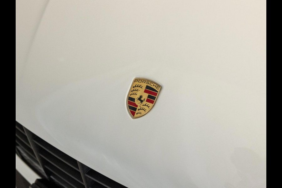Porsche Macan 3.0 S / 340pk / Panorama dak / Trekhaak / Stoelverwarming /