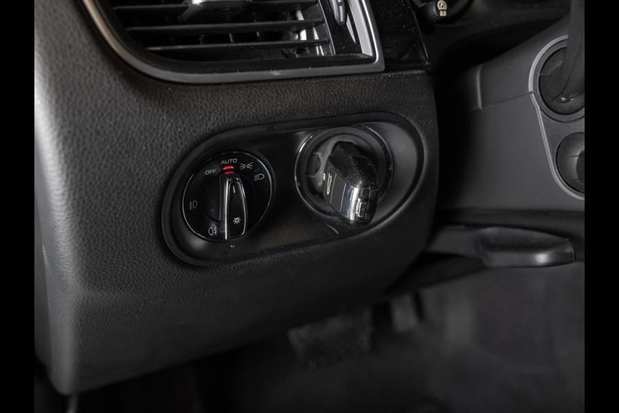 Porsche Macan 3.0 S / 340pk / Panorama dak / Trekhaak / Stoelverwarming /